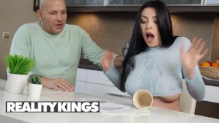 Raven-Haired Kira Queen Wants To Rent Thomas‘ House But Not Before She Rides His Dick – REALITY KINGS